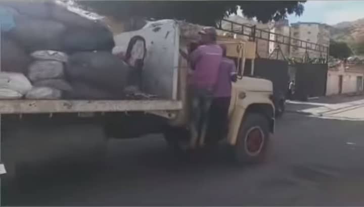 Equipo de Servicios Públicos de la Alcaldía de Roscio sigue desplegado